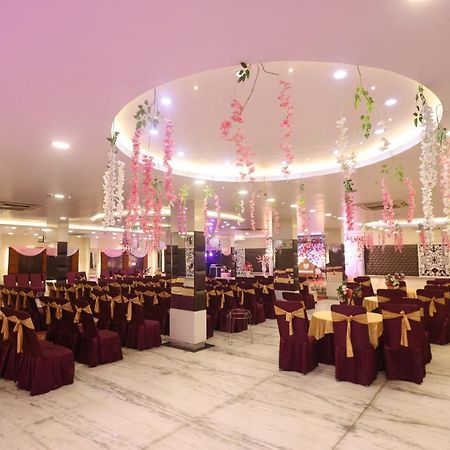Hotel The Leaf - Gomti Nagar Lucknow Eksteriør bilde
