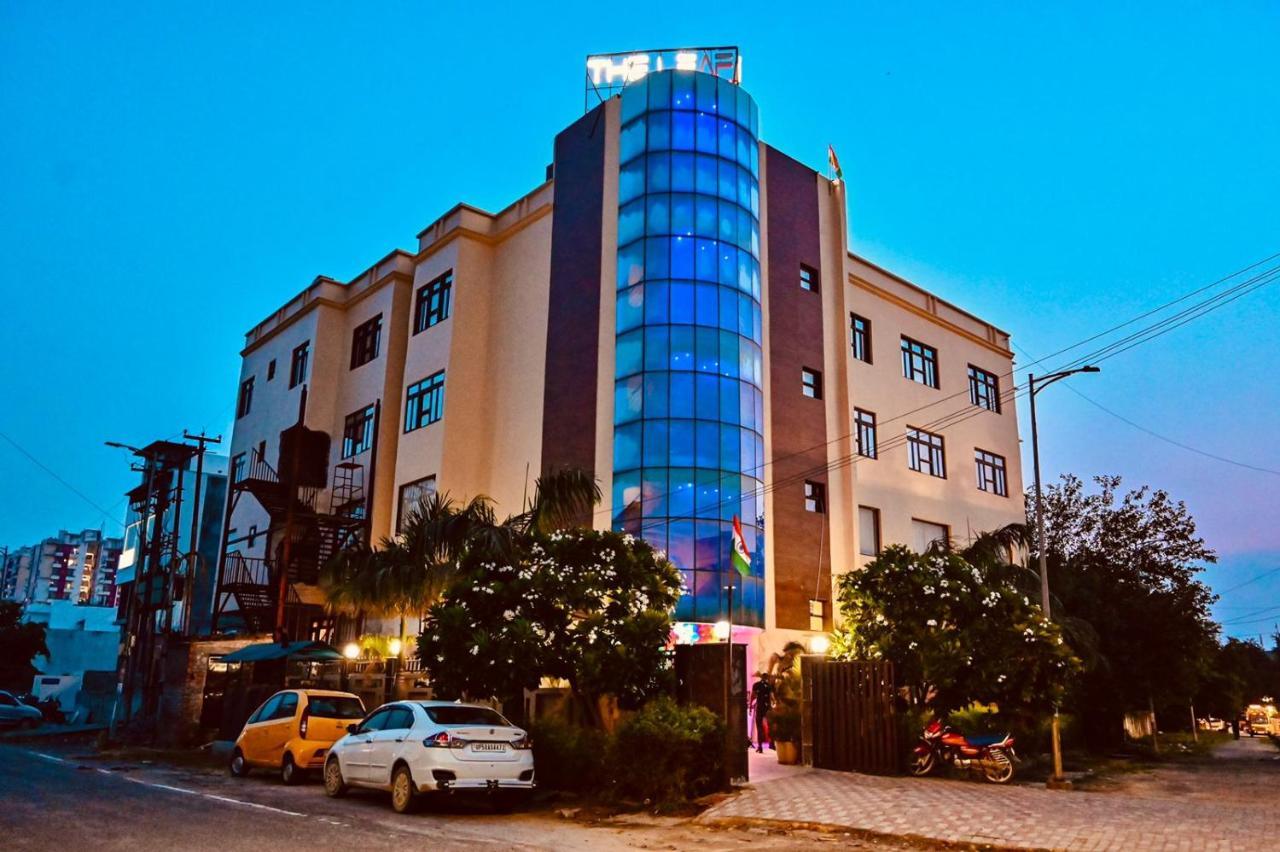 Hotel The Leaf - Gomti Nagar Lucknow Eksteriør bilde
