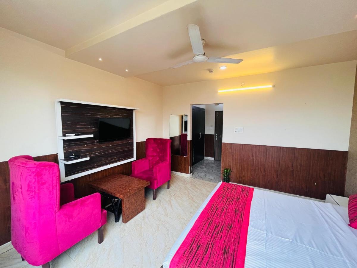 Hotel The Leaf - Gomti Nagar Lucknow Eksteriør bilde