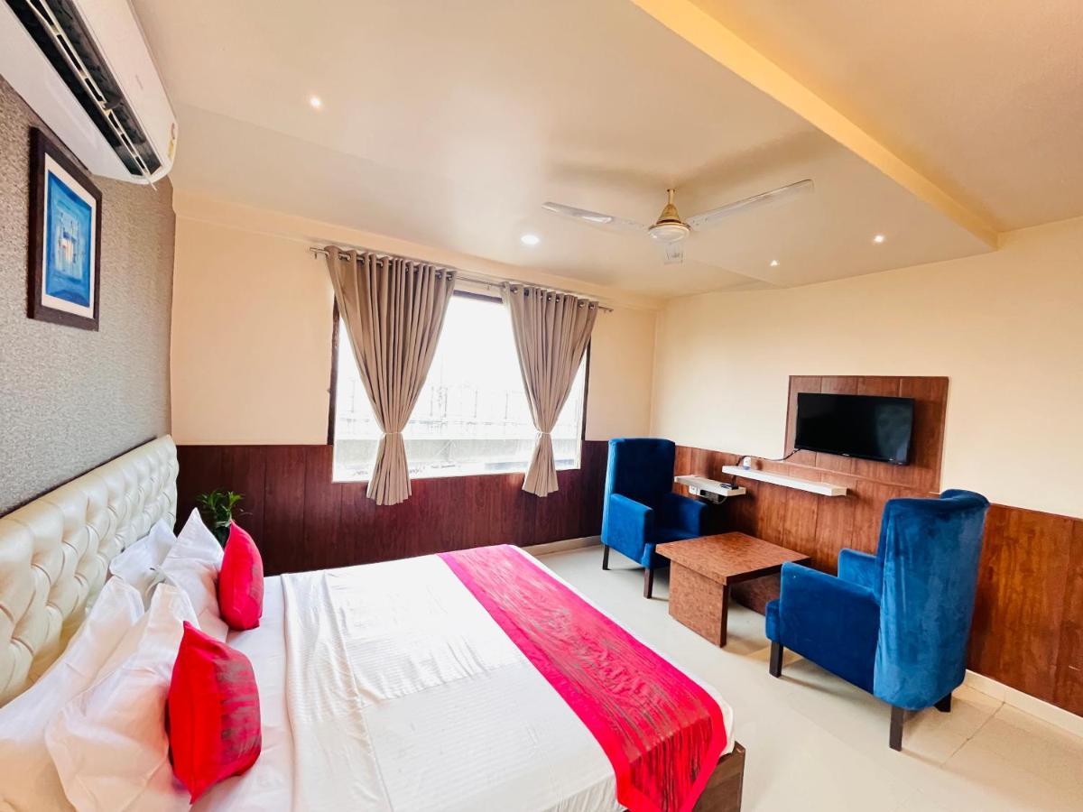 Hotel The Leaf - Gomti Nagar Lucknow Eksteriør bilde