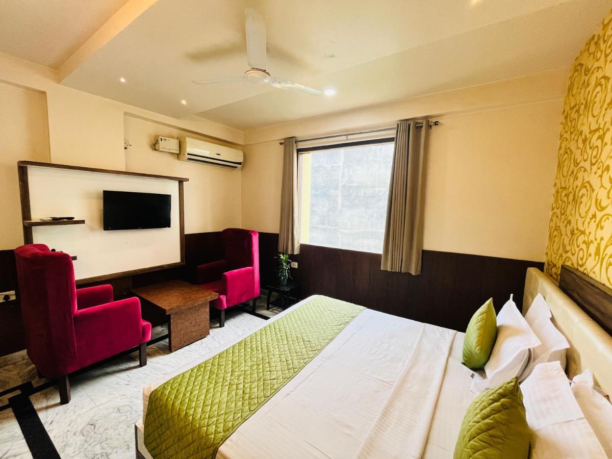 Hotel The Leaf - Gomti Nagar Lucknow Eksteriør bilde