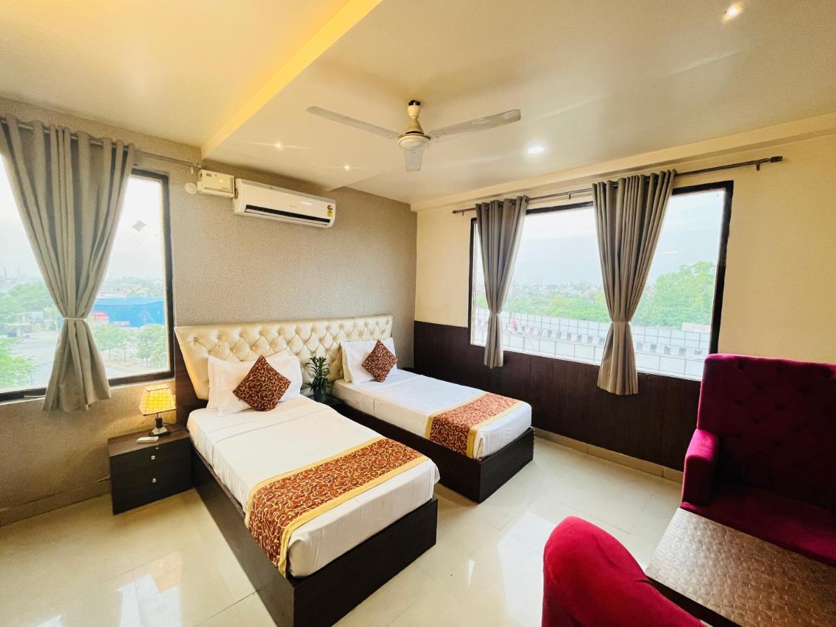 Hotel The Leaf - Gomti Nagar Lucknow Eksteriør bilde