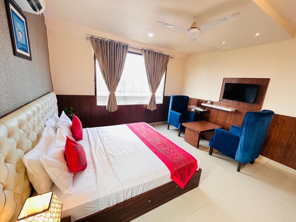 Hotel The Leaf - Gomti Nagar Lucknow Eksteriør bilde