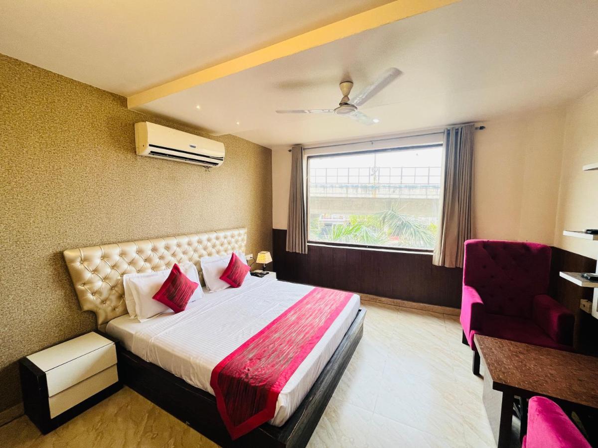 Hotel The Leaf - Gomti Nagar Lucknow Eksteriør bilde
