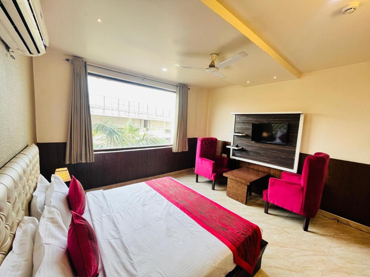 Hotel The Leaf - Gomti Nagar Lucknow Eksteriør bilde